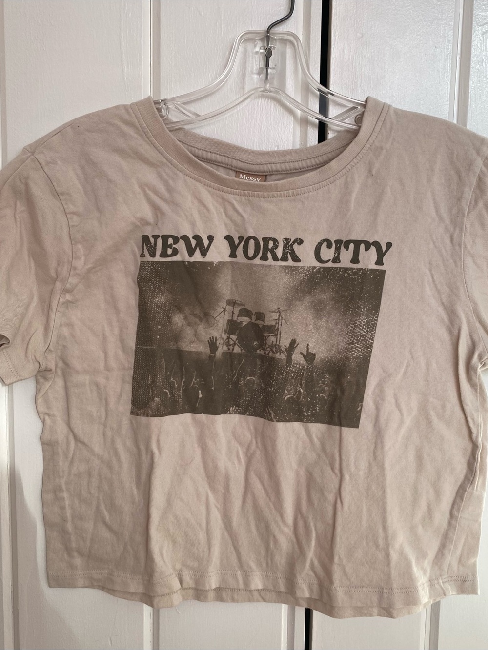 Messy Beige 'New York City' Crop Tee